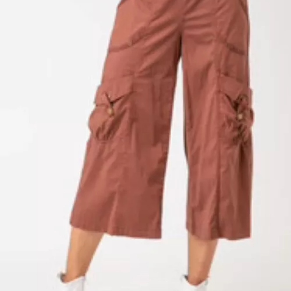 XCVI Wide-Leg Cargo Crop Pants in Rust